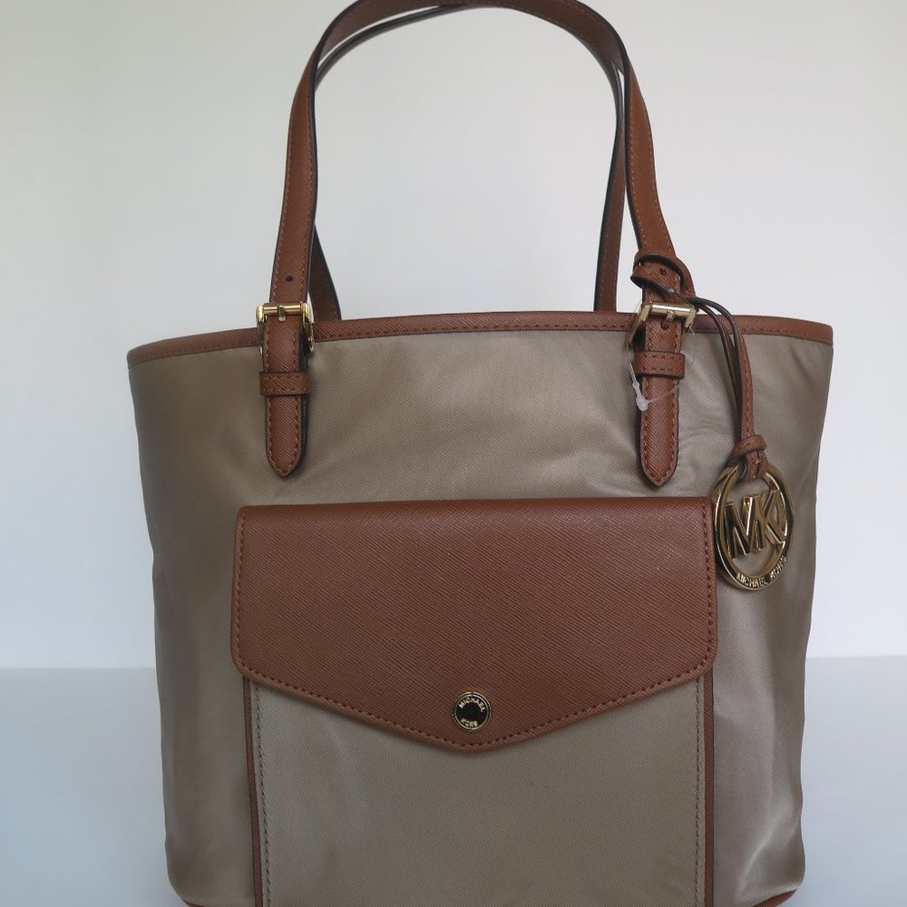 Michael Kors Jet Set Nylon M Pocket Tote Dust